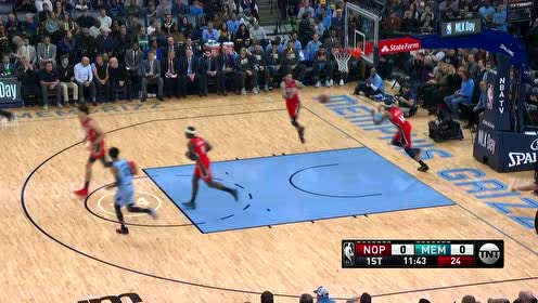 【NBA集锦】开场就来下马威 小杰克逊强顶英格拉姆转身上篮