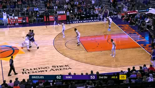 【NBA集锦】打的就是攻坚战 半场将至布克内突外投连得四分
