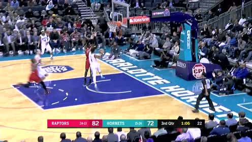 【NBA集錦】培根抓住對(duì)手失誤完成搶斷 蒙克直殺籃下倒地打三分