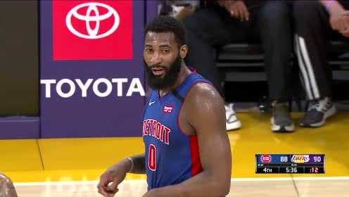 【NBA集錦】這波操作笑掉我大牙 莊神發(fā)泄式蓋帽砸到裁判慘吃一T