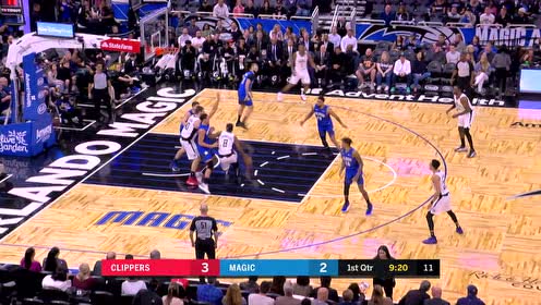 【NBA集锦】身处包围绝地反击 哈克里斯见缝插针勾手上篮取分