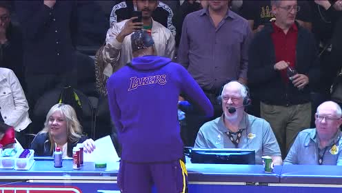 【NBA集錦】面對前任儀式感滿滿 霍師傅模仿老詹賽前撒鎂粉
