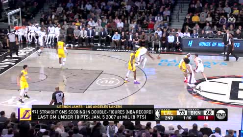 【NBA集锦】将功补过 哈里斯传球失误奋力回追血帽布拉德利