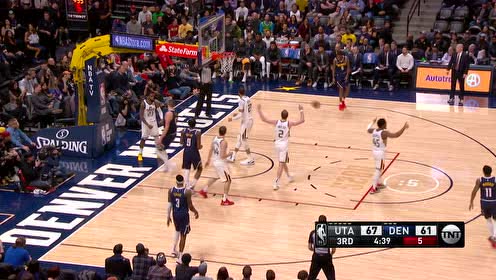 【NBA集锦】全明星内线互不相让 约基奇强吃勾手戈贝尔暴扣回应