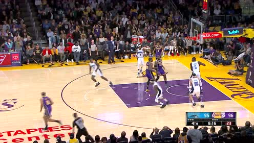 【NBA集錦】有點(diǎn)可惜！ 詹姆斯突破扣籃尷尬出筐