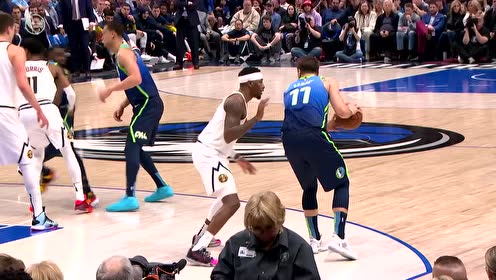 【NBA集錦】仨人圍著都能打進(jìn)2+1 東契奇強(qiáng)殺內(nèi)線成熟老道
