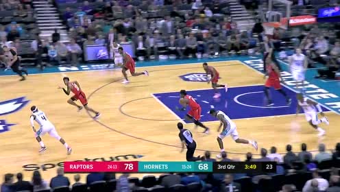 【NBA集錦】伊巴卡血帽羅齊爾無處可逃！特倫斯脫韁野馬瘋狂沖刺籃下暴扣得手
