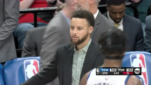 【NBA集锦】利拉德看了眼表 手起刀落三分狙进反超比分