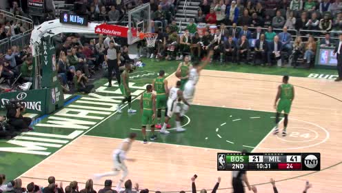 【NBA集锦】满屏荷尔蒙的味道 字母哥篮下强起暴扣美滋滋