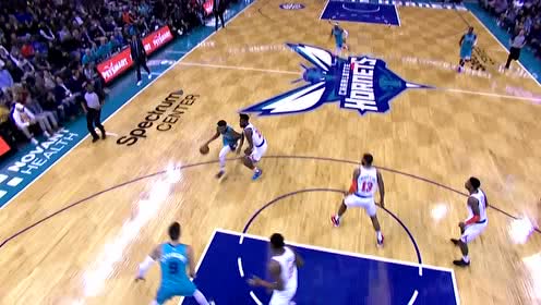 【NBA集锦】蒙克crossover+空中闪躲 撕破两层防线2+1到手