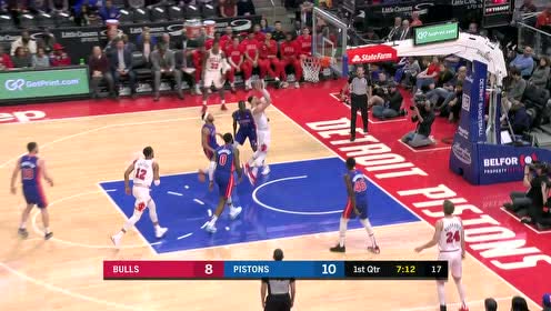 【NBA集錦】猶豫一下還是準(zhǔn)備扣籃 拉文空中滑翔暴扣