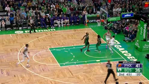 【NBA集錦】要的就是這種強(qiáng)硬！斯馬特生搶布克上籃全場(chǎng)歡呼