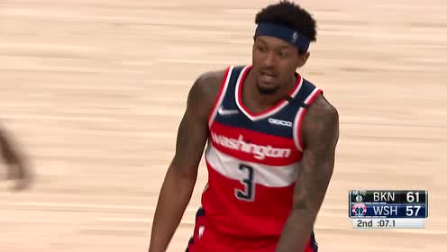 【NBA集錦】瞅準(zhǔn)時(shí)機(jī)一個(gè)快下！ 比爾反跑接球上籃輕松打進(jìn)