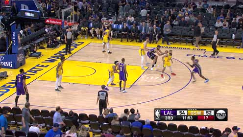 【NBA集锦】吃饼吃到停不下来 布拉德利疾驰高抛连线麦基空接暴扣