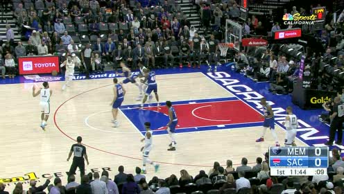 【NBA集锦】开场就手热 布鲁克斯连续杀篮下连得4分