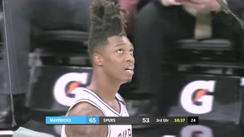 【NBA集錦】沃克突破上籃得手 結(jié)果被東契奇回敬了個2+1