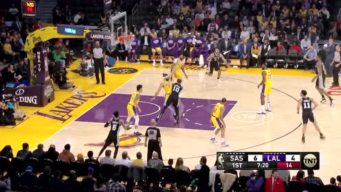 【NBA集錦】都是長(zhǎng)臂惹的禍！濃眉搶斷詹姆斯助攻麥基暴扣