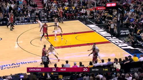 【NBA集锦】以一敌二 阿德巴约强势上篮顶着防守把球放进
