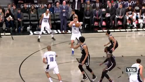 【NBA集锦】一个人的炫技舞台 武切维奇花式旋转过人灵巧跳投打成2+1