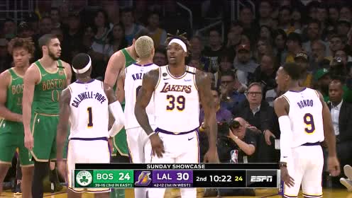 【NBA集錦】霍華德籃下以一敵二 拼搶籃板強(qiáng)勢(shì)上籃