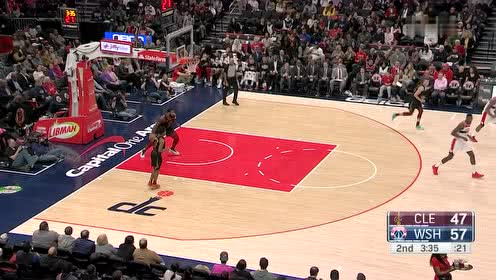 【NBA集锦】飞跃全场的妙传 八村垒反击轻松接球拿分