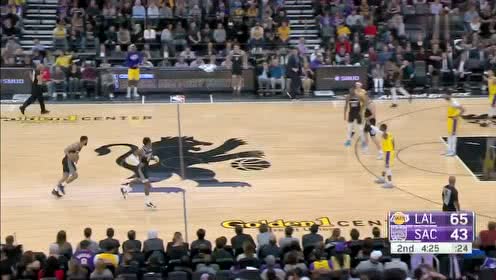 【NBA集錦】流星趕月逐電追風(fēng) 詹皇連續(xù)暴扣無人可擋