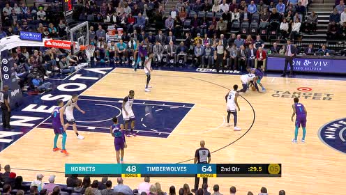 【NBA集锦】弹地起飞双臂炸筐 比斯利空接暴扣震慑全场