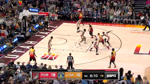 【NBA集锦】统治禁区 戈贝尔单手空中接力一柱擎天