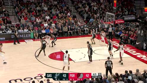 【NBA集锦】纯靠身体碾压!安东尼无解背身单打飘逸后仰