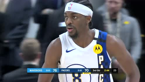 【NBA集锦】攻防一体 霍勒迪抢断反击一条龙暴扣