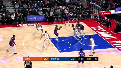 【NBA集锦】活塞篮下定海神针 德拉蒙德单臂砸扣得手