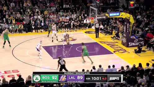 【NBA集锦】媲美罗德曼的救球 詹姆斯贴地平行飞身捞球