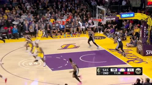 【NBA集錦】圓轉(zhuǎn)如意生生不息 詹皇旋轉(zhuǎn)上籃無(wú)解命中