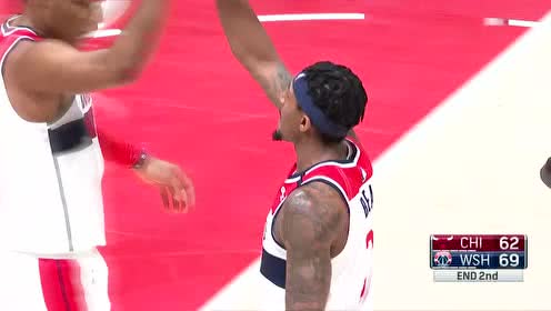 【NBA集锦】与时间赛跑的男人!比尔镇定自如读秒中投压哨入网