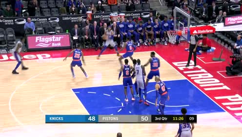 【NBA集锦】运气真的很重要 布朗无视防守干拔三分弹框入网