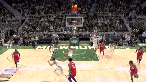 【NBA集锦】推土机式碾压入场 字母哥风驰电掣直杀腹地勾手取分