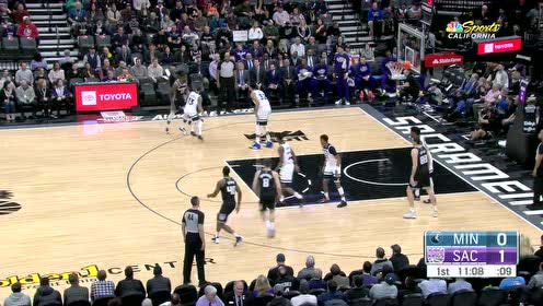 【NBA集锦】不跟你讲什么道理!福克斯一个箭步杀到篮下起飞暴扣开局