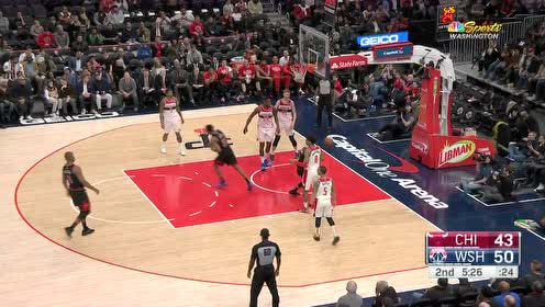 【NBA集锦】都是套路!萨托兰斯基击地妙传助飞拉文空切炸筐