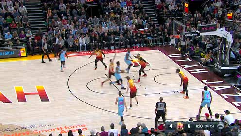 【NBA集锦】管你对面是谁 巴特勒晃戈贝尔勾手上篮