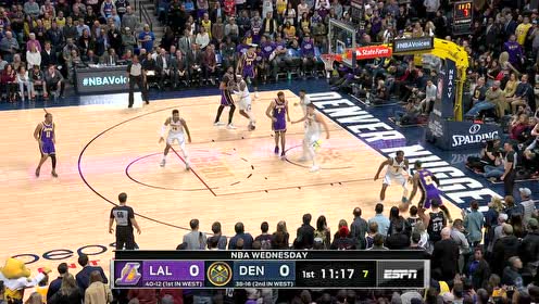 【NBA集锦】幅度非常大！詹姆斯后撤步后仰跳投首开纪录