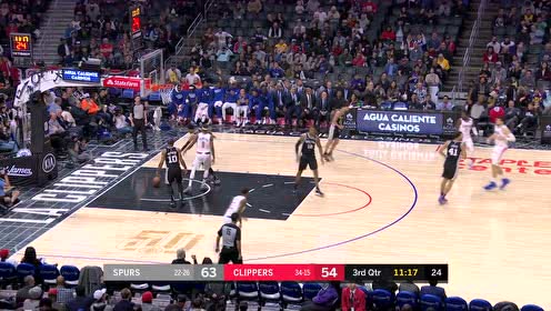 【NBA集锦】防到脸上也能进 小卡外线三分一箭穿心