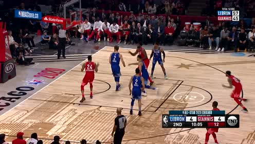 【NBA集錦】盡顯暴力美學(xué)！ 字母哥反擊連送驚艷暴扣