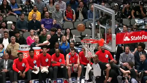 【NBA集錦】隨手一拋球就能進(jìn) 東契奇背打遭犯規(guī)單手拋出神仙球打成2+1