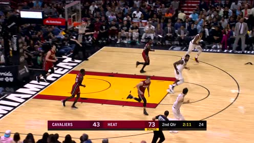 【NBA集锦】可憋坏我了 庄神接球篮下暴扣