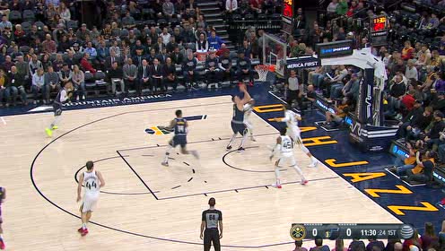 【NBA集锦】太岁头上动土 约基奇眼疾手快二次进攻得手