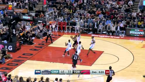 【NBA集锦】晃得你找不到北!洛瑞风骚欧洲步飞身上篮美如画