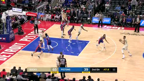 【NBA集锦】火力输出太猛 米德尔顿手递手接球就扔不惧封脸盖帽
