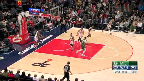 【NBA集錦】手活越來越穩(wěn) 小洛連中空心三分