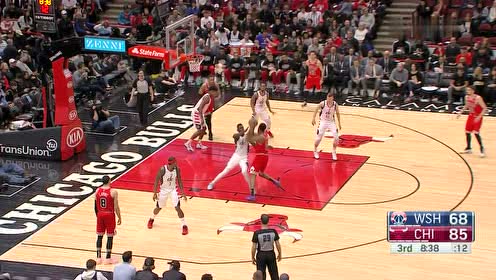 【NBA集錦】這操作狠人無疑了 賽迪斯楊迷蹤鬼步失去平衡打成2+1