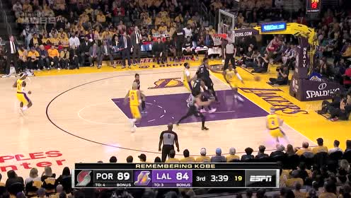【NBA集錦】利指導(dǎo)打瘋了！單節(jié)第五記三分清脆入網(wǎng)